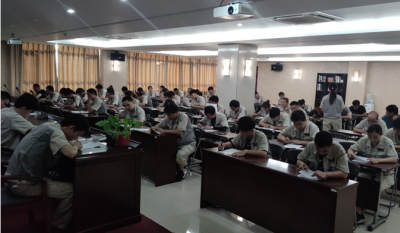 素質(zhì)就業(yè)，技能立業(yè)